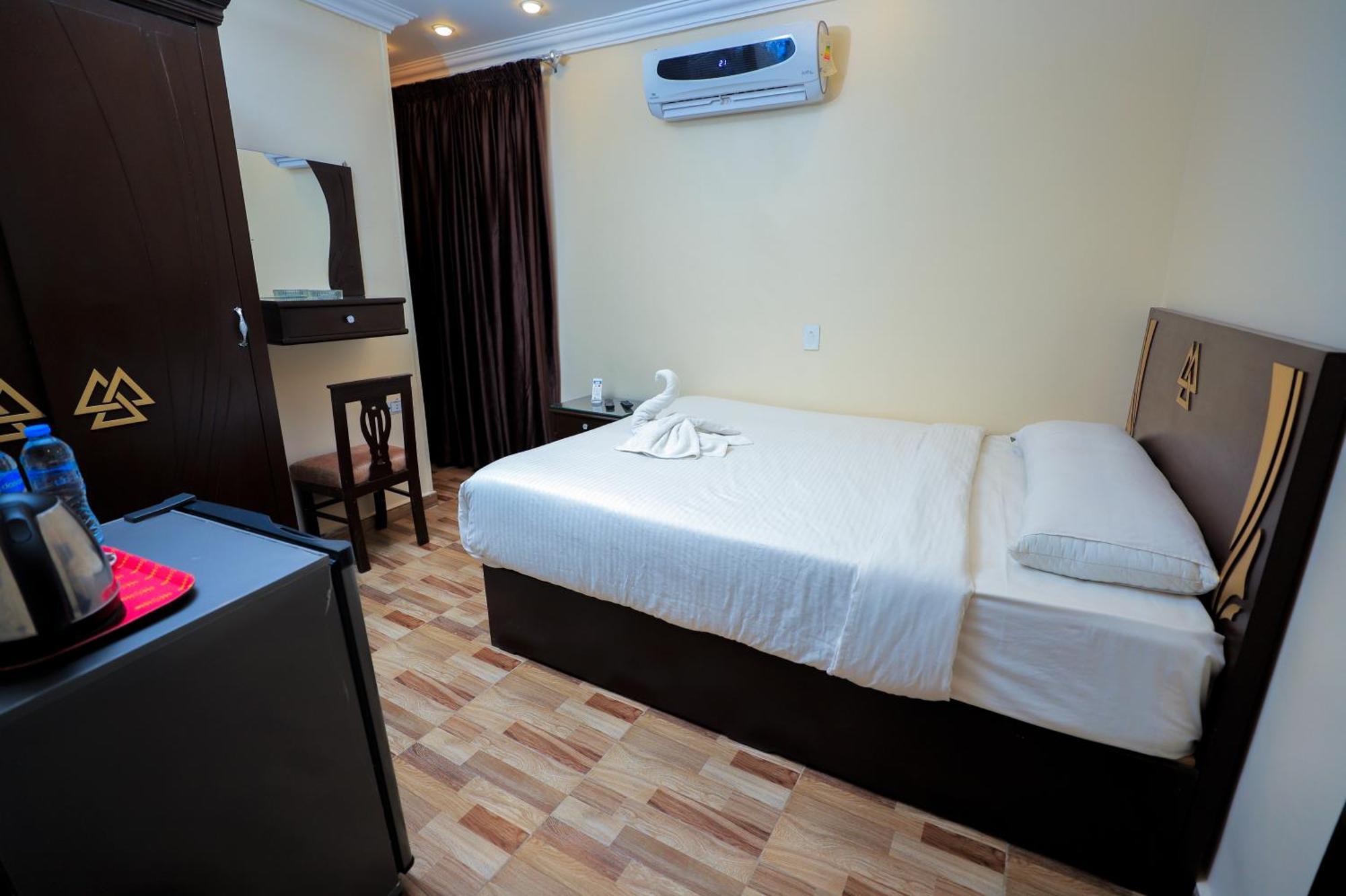 Magic Pyramids Hotel 3*